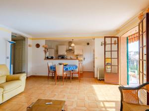 Apartment Les Pins by Interhome