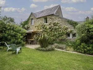 Holiday Home La Haute Gilberdière-2 by Interhome - Ronthon