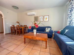 Holiday Home Comino by Interhome