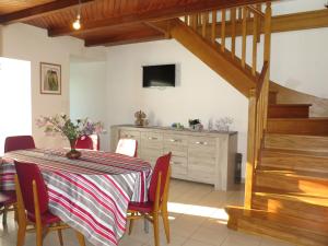Maisons de vacances Holiday Home Chez Yvonne by Interhome : photos des chambres