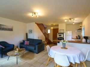 Maisons de vacances Holiday Home La Mariniere Izella by Interhome : photos des chambres