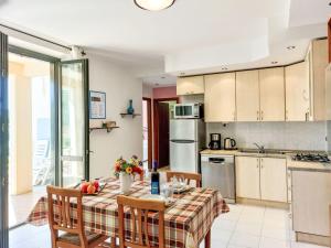 Apartment Le Margherite - SLR264 by Interhome