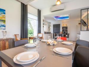 Maisons de vacances Holiday Home Romane by Interhome : photos des chambres