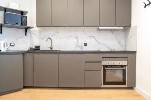 Trendy apartment with a heated pool and near Aqualand, 1A