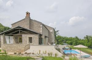 La Casa di Kyra, surrounded by greenery in a quiet location with pool and sauna 