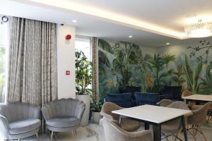 Yaya Hotel & Apartments