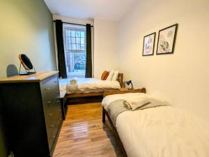Comforting 2 Br Flat For Workers, Friends & Family