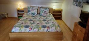 Studio 3 lits dans belle maison ancienne et jardin fermé