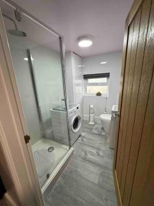 Quaint cottage close to Marina