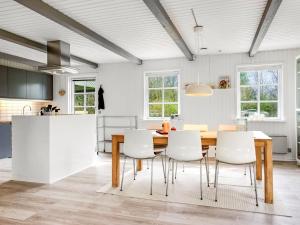 Holiday Home Hinrich - 750m from the sea by Interhome