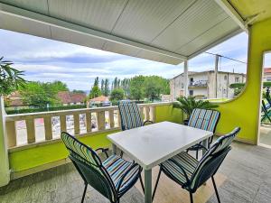 Studio Dajak-1 by Interhome