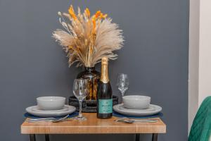 Spacious One Bedroom Flat Next to Brighton Beach & Pavillian