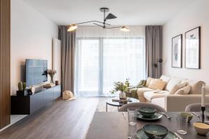 Prague Days - Modern Apartment with Terrace and AC in Karlín