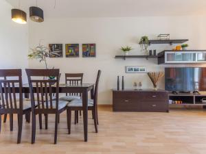 Apartment Viena 13 by Interhome