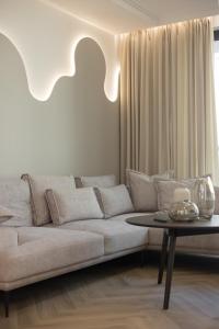 Grzybowska Deluxe Apartment #56 by BookingHost