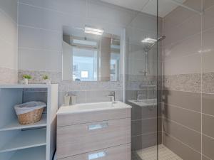 Holiday Home Les Brigantines 1 et 2-6 by Interhome