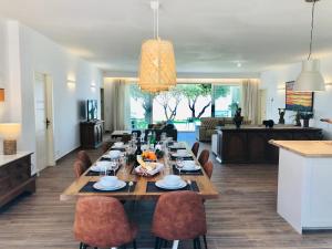 FUENTEMEDINA Moderna casa de campo en un olivar