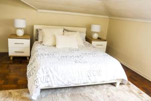 Cozy 2 bedroom apt with views