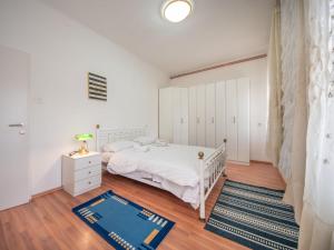 Apartment Kantrida-2 by Interhome