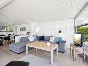 Holiday Home Fokke - 450m from the sea by Interhome