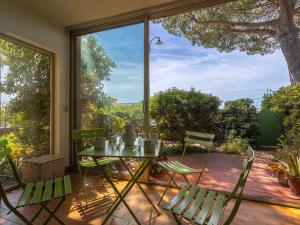 Apartment Les Palmiers by Interhome