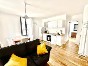 2 chambres doubles, centre-ville historique - 3hvězdičkové hotely ve městě Chinon