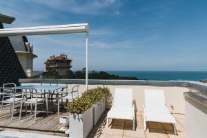 Apartment with Sea View room in APPARTEMENT PISCINE TERRASSE 1 MIN PLAGE et GOLF