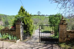 Authentique ferme périgourdine, à 5km au sud de Sarlat, 1km de la rivière