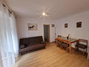 Calle de Dona Dolsa n6, 2Dcha