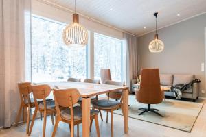 Villa Raikas, Northern Lights, ski & lake, free wifi, Vuosseli Resort Ruka