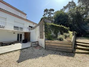 Villas Villa ILO - devant la plage des Nonnes : photos des chambres