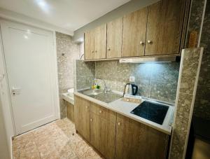 Peters Place Studios & Suites