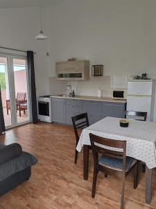 Apartments Mija