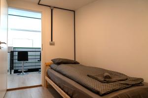 Short-Term Stay Comfort & Family Rooms, Hafnarfjörður