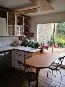 Maisons de vacances Maison centre ville avec jardin : photos des chambres