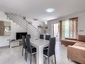 Holiday Home Villa Oli-B by Interhome