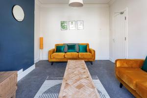 3 Br Home Perfect For Big Groups