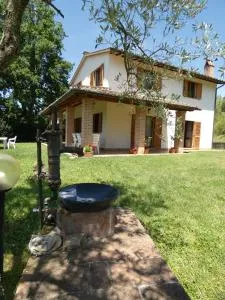 SCAPPO IN UMBRIA, il Pennacchio - أتيغليانو