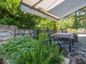 Apartment Artatore-1 by Interhome