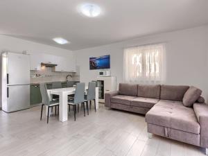 Holiday Home Villa Oli-A by Interhome