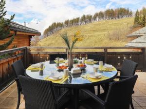 Chalet Le Grillon by Interhome