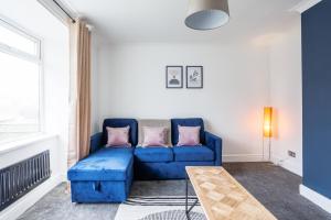 Enjoy 4 BR house perfect for family friends & work