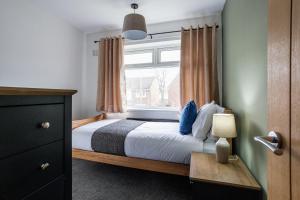 Enjoy 4 BR house perfect for family friends & work