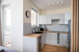 Metro Stokłosy Comfort Studio by BookingHost