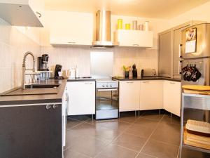 Maisons de vacances Holiday Home Au Romarin by Interhome : photos des chambres