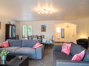 Maisons de vacances Holiday Home Au Romarin by Interhome : photos des chambres