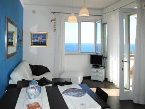 Apartment Ulivi sul Mare by Interhome