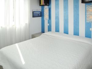 Apartment Ulivi sul Mare by Interhome