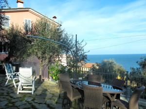 Apartment Ulivi sul Mare by Interhome