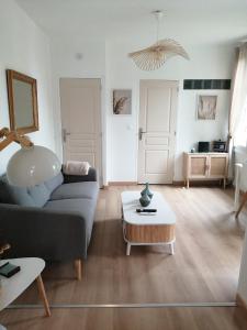 Maisons de vacances Maison  Bouton d-or au bord de l-eau, a 10 mn de Tours , meuble classe une etoile : photos des chambres